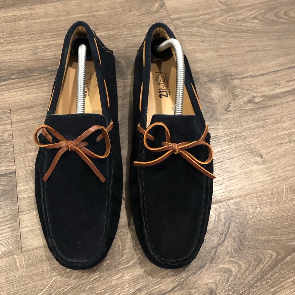 Men’s Navy suede leather driver loafer  (size 9.5)